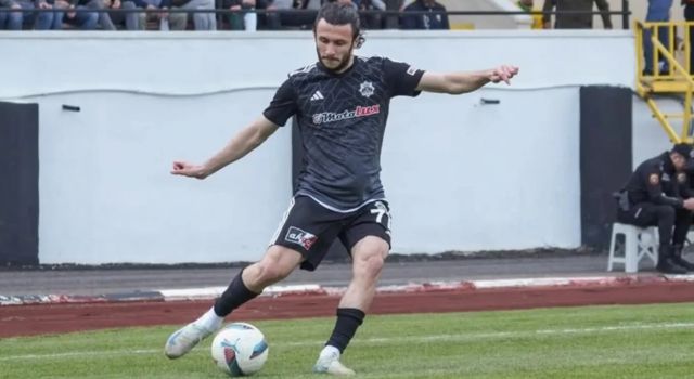 Aksarayspor’da üç futbolcu yeni takımlarına transfer oldu