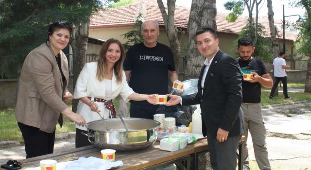Bereket ve paylaşma ruhu Aşure Günü'nde yaşatıldı