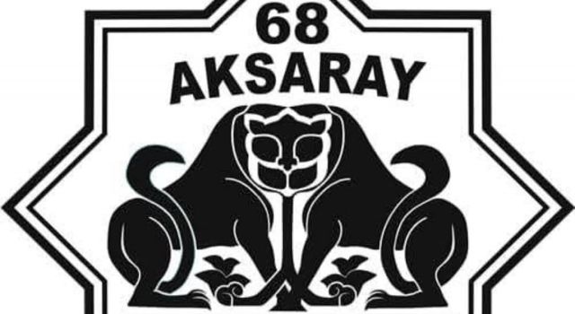 Siyah-beyazlı kulüpte sessiz bekleyiş endişe yaratıyor