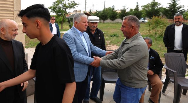 Vali Duru, köy halkının bayramını kutladı