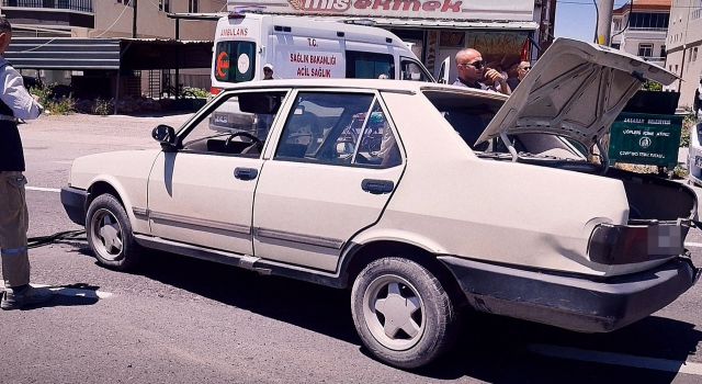 Yürekleri ağza getiren kaza! Refüje çarpıp savruldu