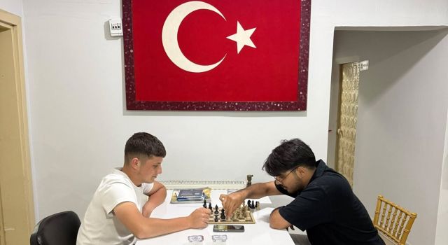Eskil'de gençlere satranç ve masa tenisi etkinliği
