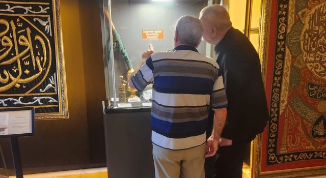 Mukaddes Emanetler Sergisi büyükleri ağırladı