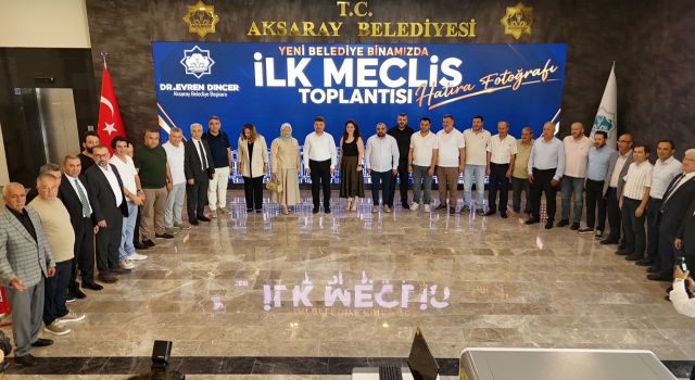 Aksaray Belediyesi yeni hizmet binasında ilk meclis toplantısı
