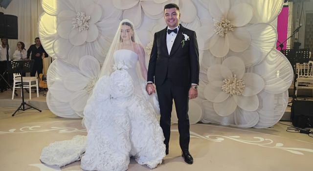 Ege ailesinden düğünlerine katılanlara teşekkür mesajı