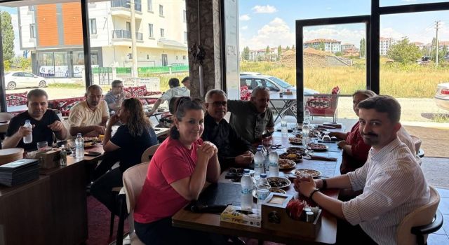 Özel bireylerin mutluluğu yüzlerine yansıdı