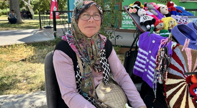 Telefonda öğrendi, 7 yıldır örgü bebek yapıyor