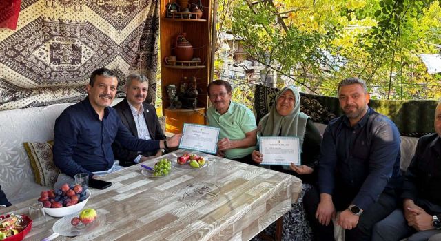 AK Parti Aksaray’dan hane ziyareti