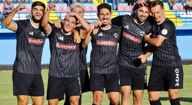 Aksarayspor’dan taraftarına 3 gollü hediye