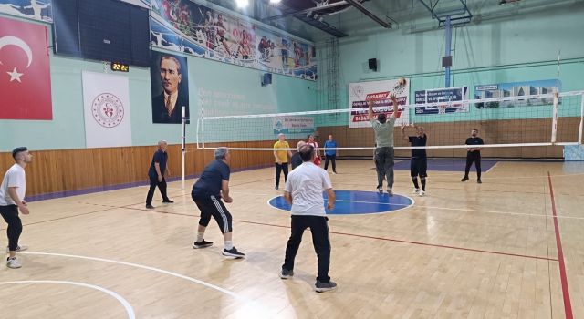 MHP Aksaray teşkilatı voleybolda buluştu