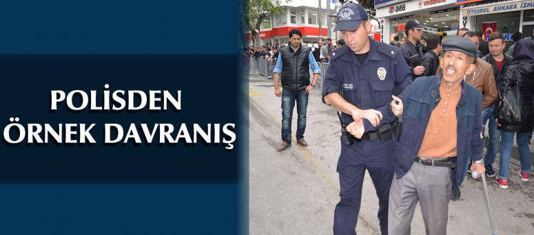 POLİSDEN ÖRNEK DAVRANIŞ