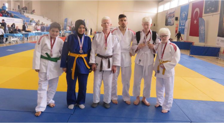 Görme Engellilerden 8 Madalya