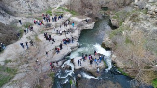 Turistler Ihlara Vadisi'ni Görmeden Geçmedi