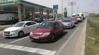 Aksaray’da karayollarında tam kapanma öncesi trafik yoğunluğu