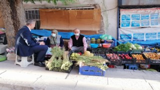 AK Partili heyet ziyaretlerde bulundu