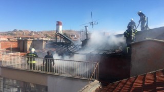 Apartmanda Yangın Paniği: Çatı Kül Oldu