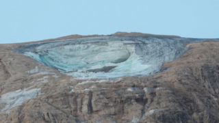 Alp Dağlarında Buz Kütlesi Çöktü: En Az 6 Ölü