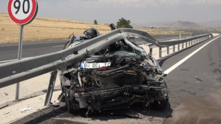 Hurdaya Dönen Araçtan 2 Yaralı Olarak Kurtuldular