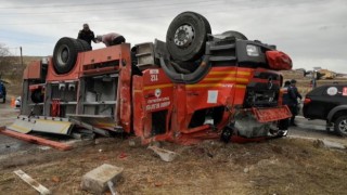 Aksaray Belediyesi İtfaiye Aracı Kaza Yaptı: 6 İtfaiye Eri Yaralandı