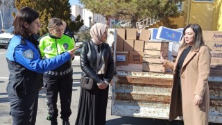 Polis Eşleri Derneği'nden Depremzedelere Gıda Ve Hijyen Kolisi Desteği