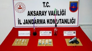 Jandarma Zehir Tacirlerine Geçit Vermedi