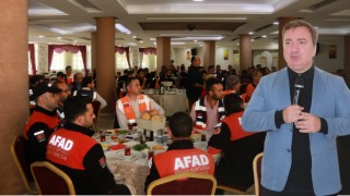 Vali Aydoğdu, Deprem Bölgesinde Kahramanca Yaraları Saran AFAD Gönüllüleriyle Buluştu