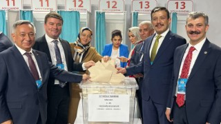 AK Parti Genel Başkanı Erdoğan, 75 Kişilik MYK Listesindeki 50 Kişinin İsmini Çizdi