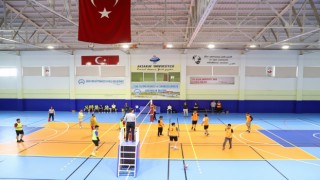 ASÜ'DE 20. YIL SPOR ŞENLİKLERİ VOLEYBOL COŞKUSUYLA BAŞLADI
