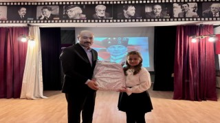 GÜZELYURTLU ÖĞRENCİ İSTİKLAL MARŞI YARIŞMASINDA BİRİNCİ OLDU