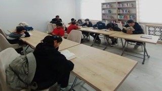 Ağaçören’de öğrenciler kütüphaneyi tanıdı