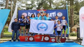 ASÜ Dağ Bisikleti Kadın Takımı Türkiye şampiyonu!