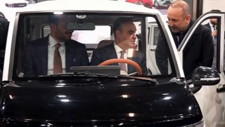 Bakan Kacır, Motobike İstanbul’da Motolux Standını Ziyaret Etti