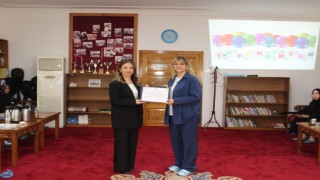 Çocuk bakım personeli, eğitimle donanımını artırdı