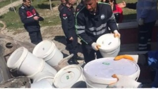 Dev gıda operasyonu: 4 tonu aşkın kaçak ürün imha edildi 