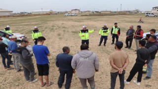 Eskil’de çiftçilere trafik güvenliği eğitimi