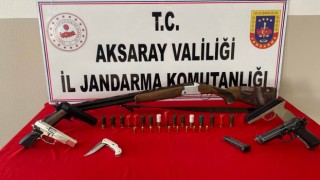 Gülağaç'ta ruhsatsız silah operasyonu: 3 gözaltı