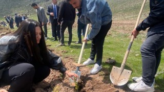 Güzelyurt’ta öğrenciler geleceğe fidan dikti