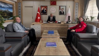 Kızılay’dan Müdür Alpaslan’a kan bağışı duyarlılığı ödülü