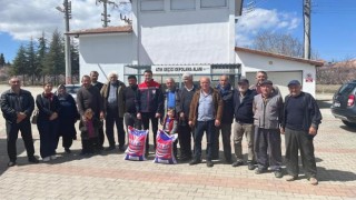 Sarıyahşi çiftçisine tohum desteği