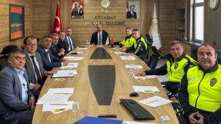 Trafik sorunlarına masada çözüm arandı