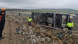 Tur otobüsü devrildi: Yaralılar var!