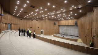 Vali Duru, AKM'deki restorasyon sürecini i̇nceledi