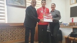 Aksaraylı genç sporcu, 3 kategoride Türkiye birincisi