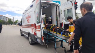 Aşık Molla kavşağında çarpışma: 1 yaralı