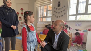 Minik öğrenciler kaymakamlarını ağırladı