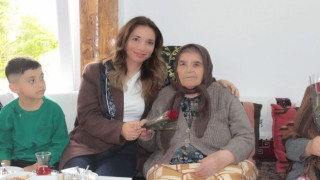 Müdür Elaldı, Aile Günü’nde büyükleri unutmadı
