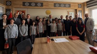 Ortaokullar arası bilgi yarışmasında ödüller sahiplerini buldu