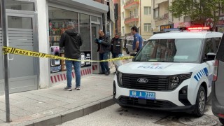 Sabah dükkânını açtı kurşun izleriyle karşılaştı