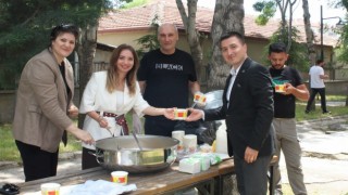 Bereket ve paylaşma ruhu Aşure Günü'nde yaşatıldı