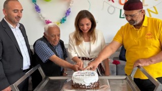 Huzurevinde Babalar Günü coşkusu